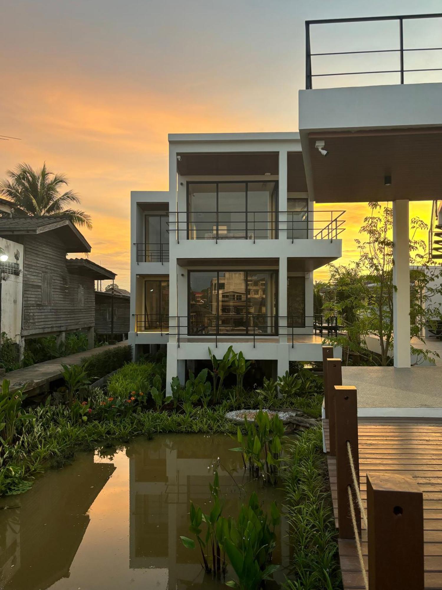 The Episode Boutique Hotel Surat Thani Buitenkant foto